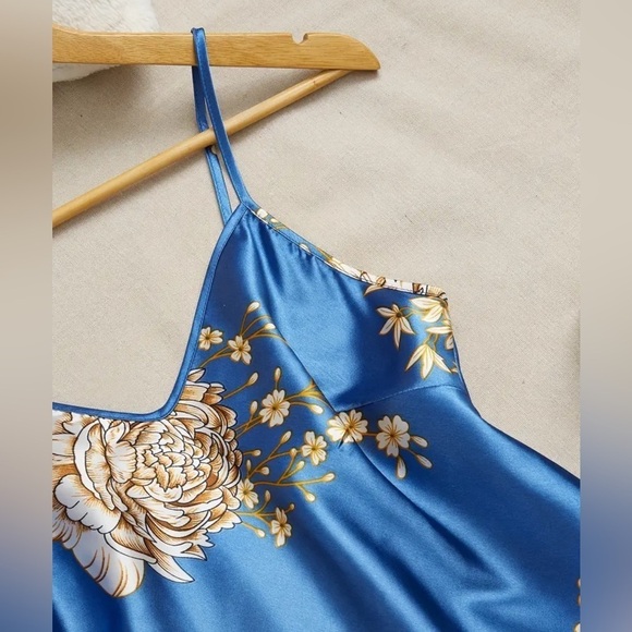 3 Piece Elegant Royal Blue Floral Print Pajama Set 💙💙✨ NWT - Picture 3 of 4